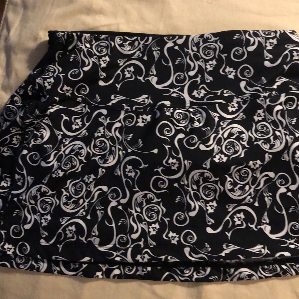Running skort with attached spankies